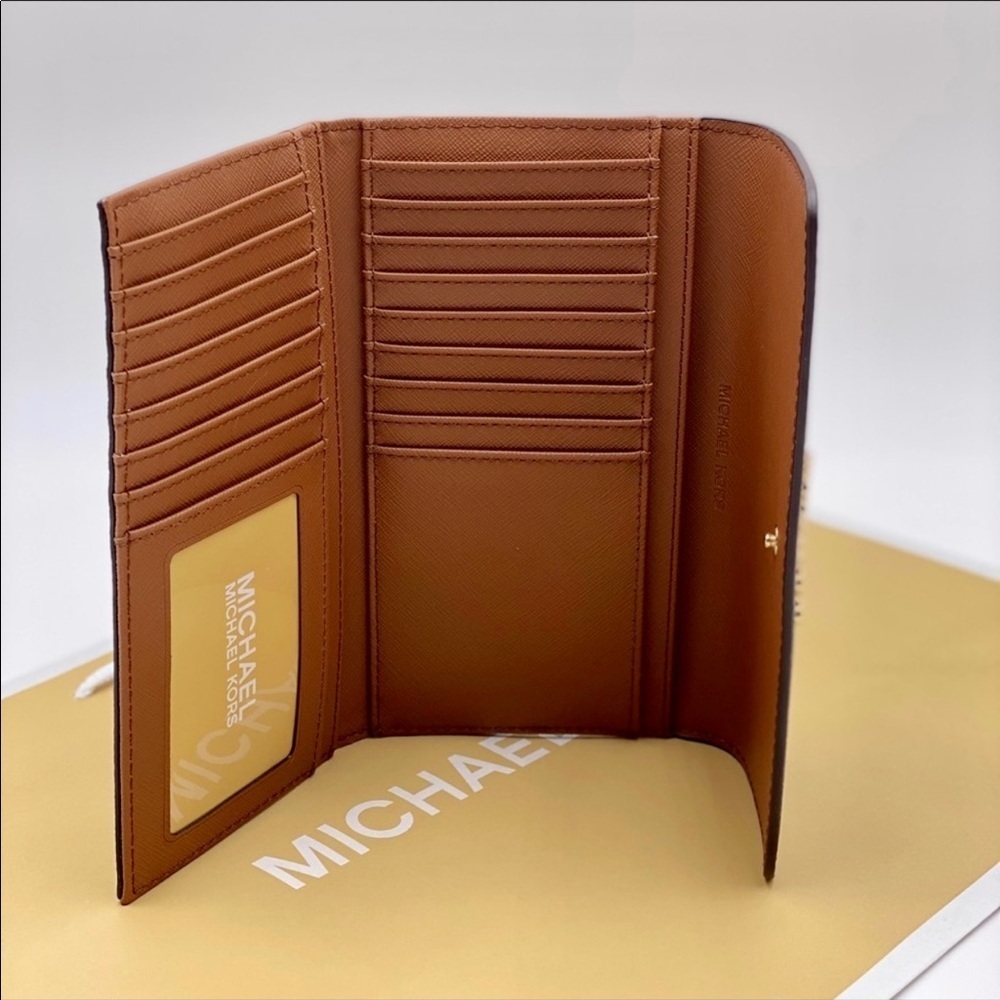 Michael Kors Trifold Wallet Brown - Picture 6 of 9